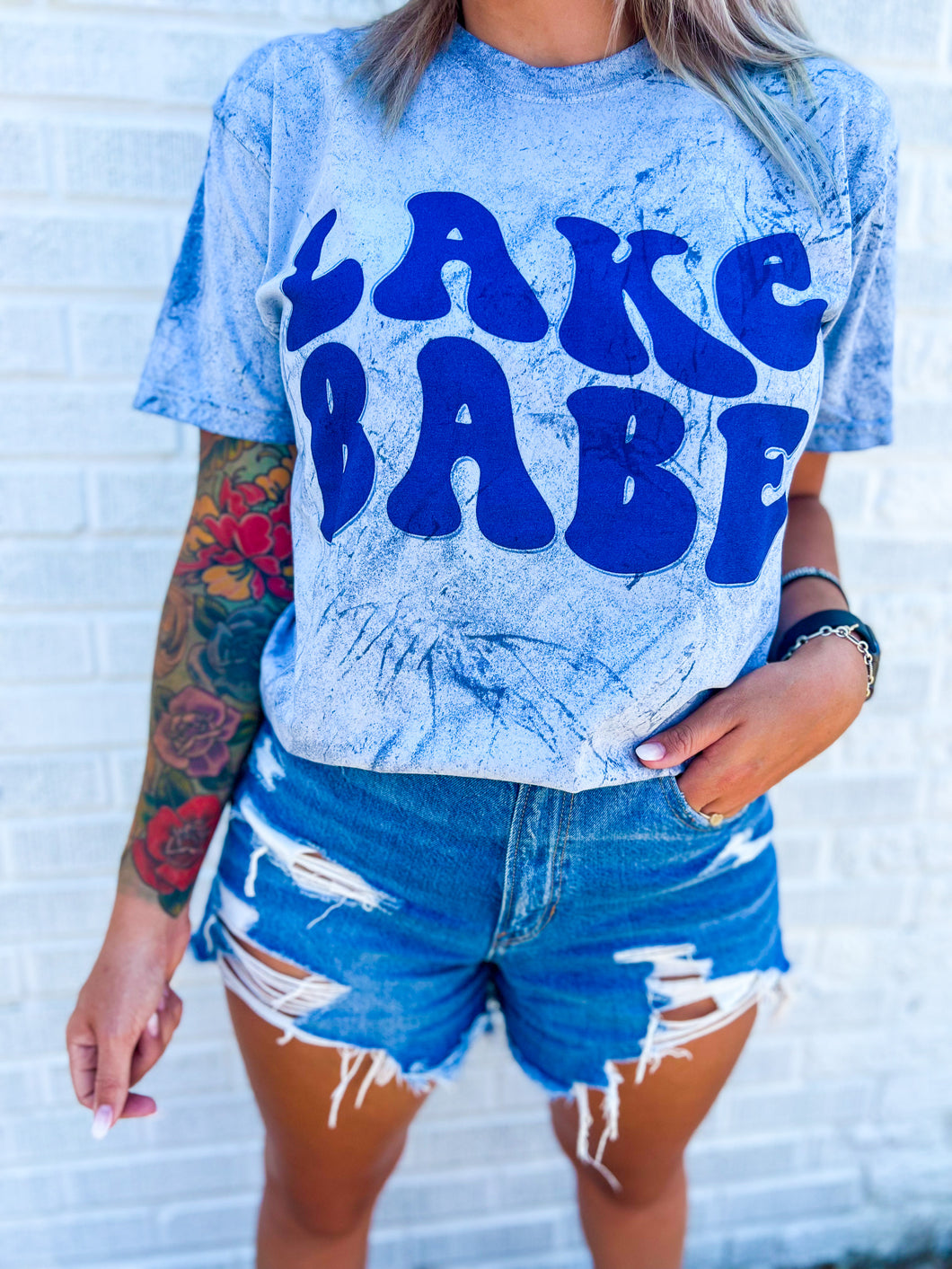 LAKE BABE TEE